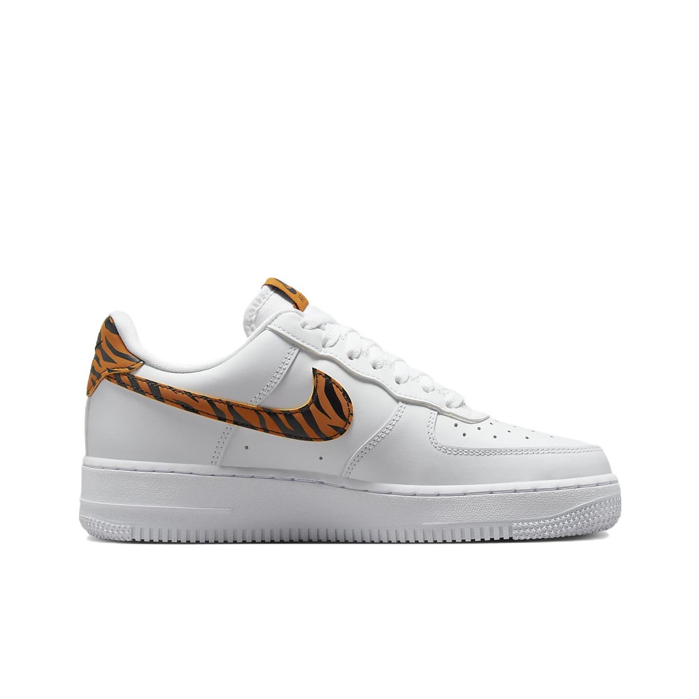 حذاء نايك إير فورس 1 للنساء من - مراجعة Nike Shoes Air Force 1 وسعره